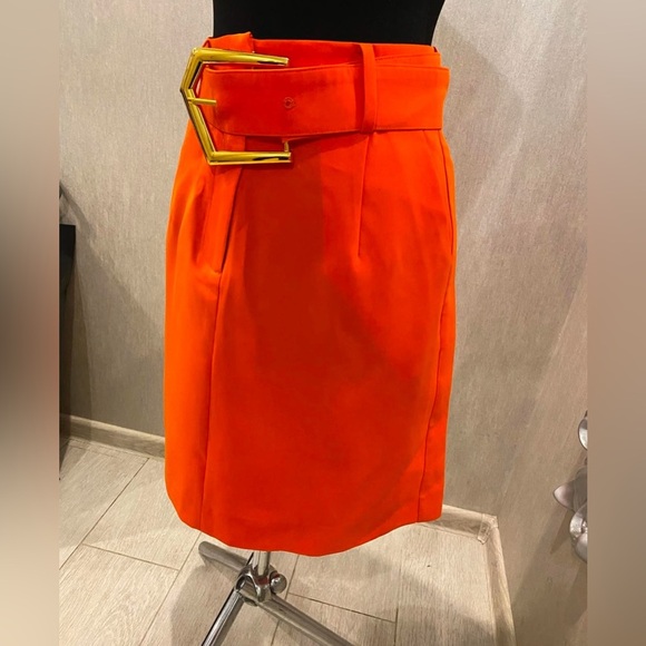 Bottega Veneta podium collection Vibrant Orange Skirt with Bold Belt - Picture 4 of 7
